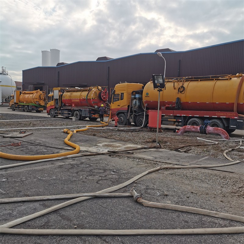 师宗污水池清理